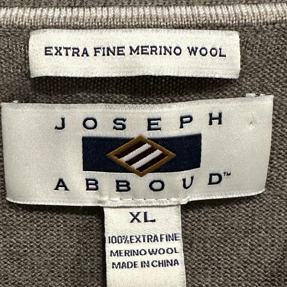 Joseph Abboud Merino Wool Men's V-Neck Sweater in Taupe - Picture 3 of 4